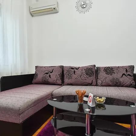 Zora Apartment *